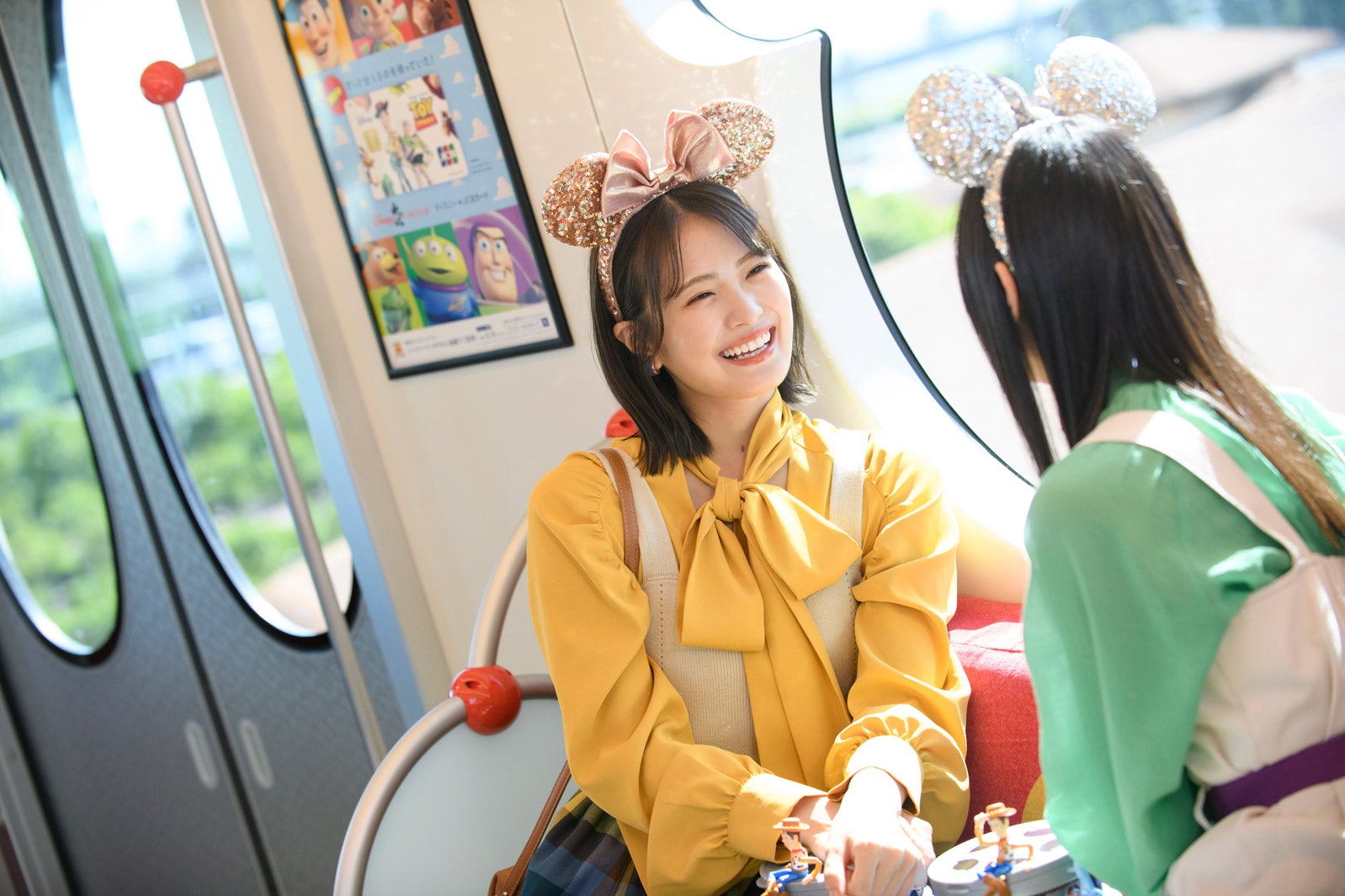 清宮レイ、遠藤さくら／新CM「あんたは俺の相棒だぜ。」篇より（C）Disney