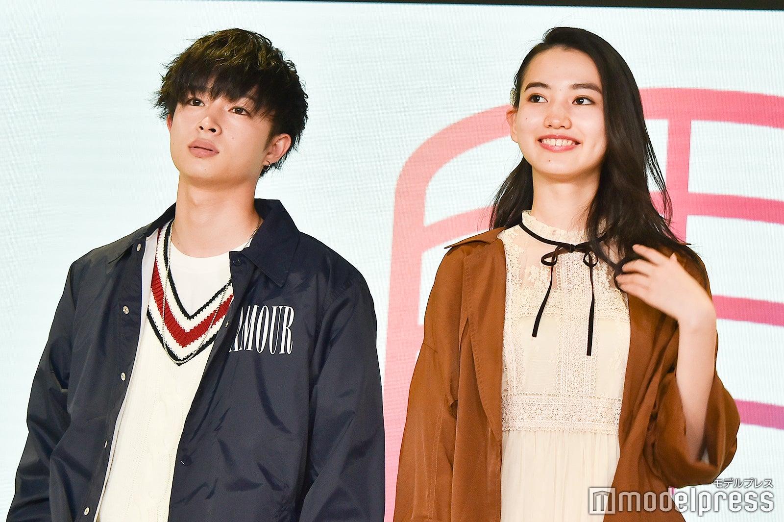 曽田陵介、黒木麗奈 （C）モデルプレス