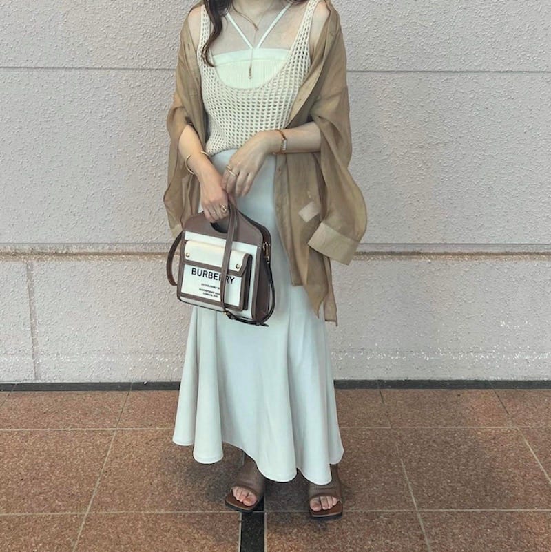 かわいいインナーを活用したヘルシースタイル
