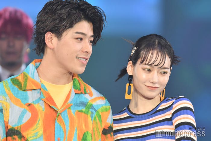 (左から)こーくん、なごみ/なこなこカップル(C)モデルプレス