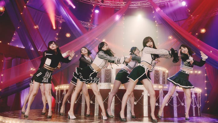 AKB48、52ndシングル「Teacher Teacher」MVより(C)AKS/キングレコード