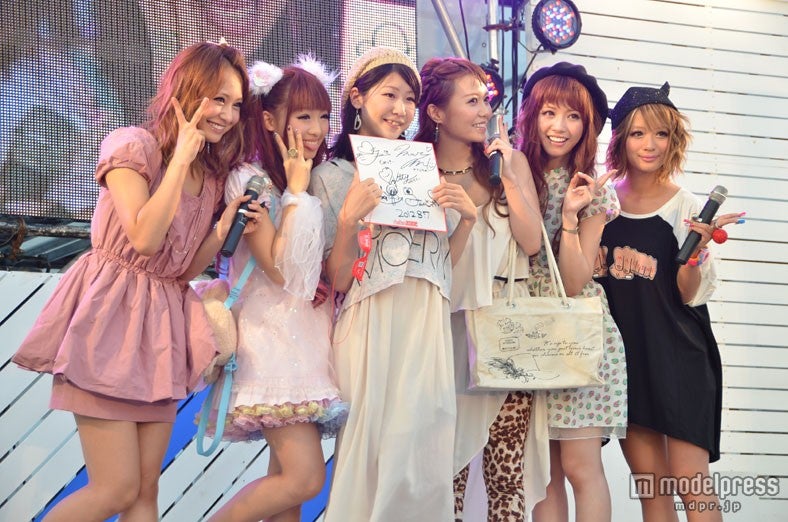 ファンとの記念撮影も実施