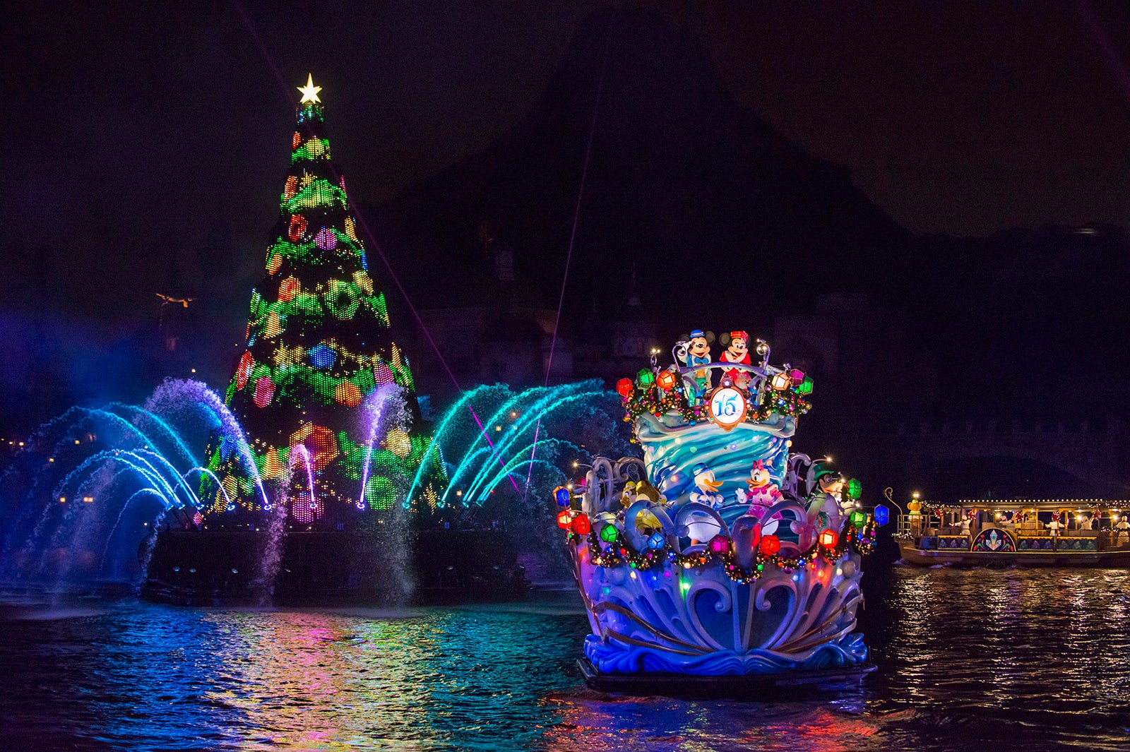 「カラー・オブ・クリスマス～ナイトタイム・ウィッシュ～」（C）Disney