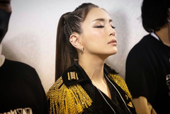 浜崎あゆみ 目をつぶった集中 Shot公開で 格好良い 歌姫ママ可愛い の声 モデルプレス 浜崎あゆみ 目をつぶった集中 Shot公開で 格好良い 歌姫ママ可愛い の声 モデルプレス