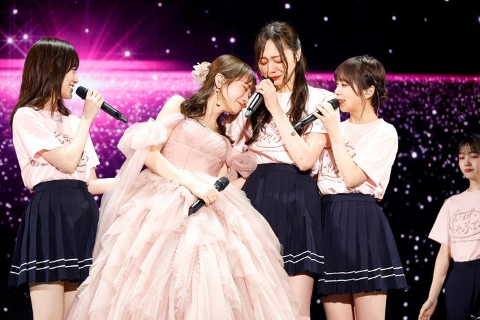 山下美月、秋元真夏、梅澤美波、与田祐希「秋元真夏 卒業コンサート」より(C)乃木坂46LLC