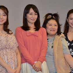 左から:中村静香、矢田亜希子、黒沢かずこ、横山めぐみ