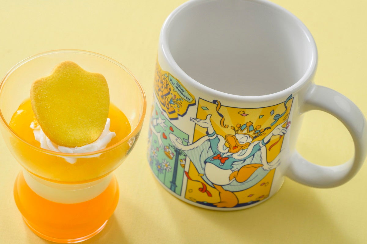 パッションフルーツ・パイナップルゼリー＆バニラムース\550  スーベニアカップ付き（プラス\550）（C）Disney