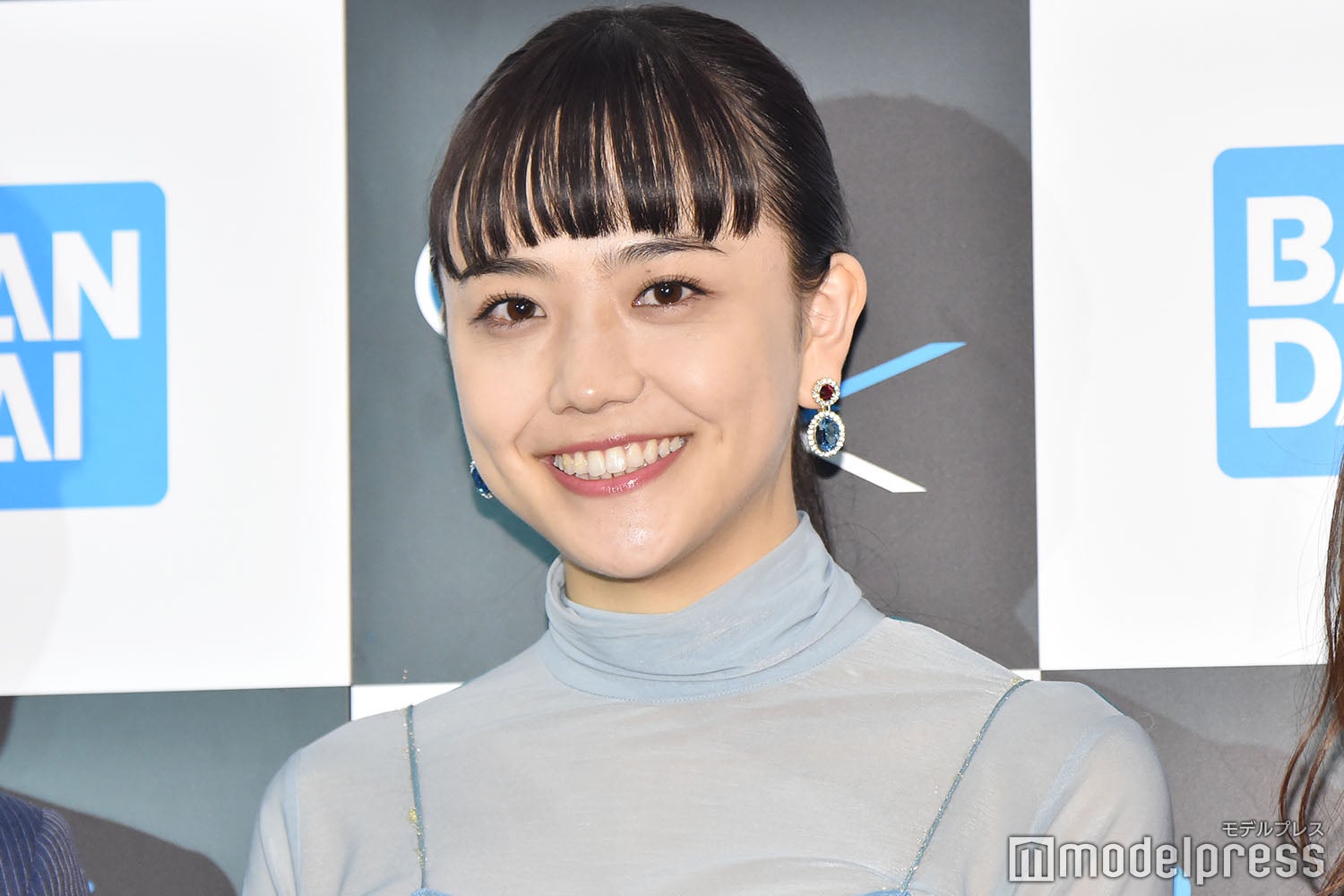 松井愛莉 仮面ライダースーツに 着てみたい 弟とのエピソードも モデルプレス