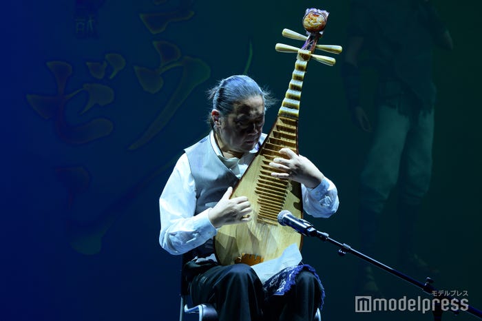 琵琶演奏(C)モデルプレス