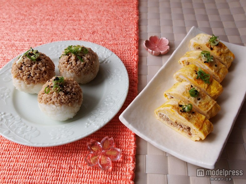 「そぼろボール→親子巻き」