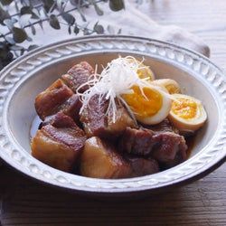 旨味たっぷり「豚の角煮」の作り方|じっくり煮込んでほろほろ!