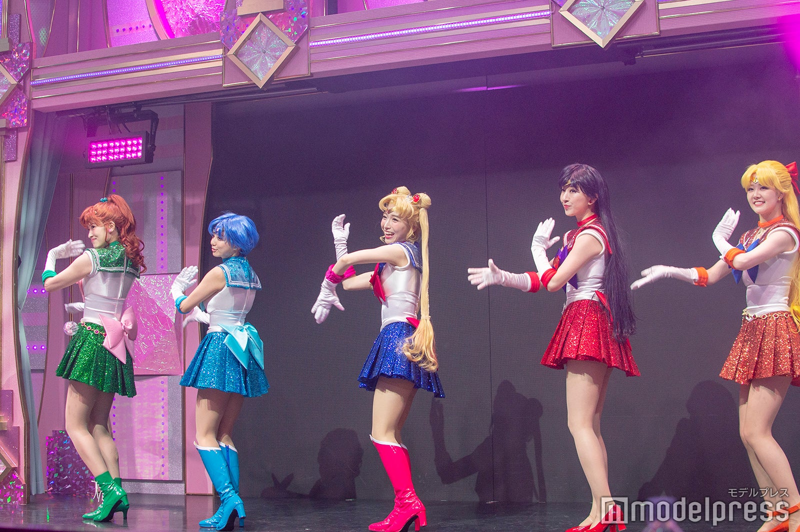 ショーの様子（C）モデルプレス
