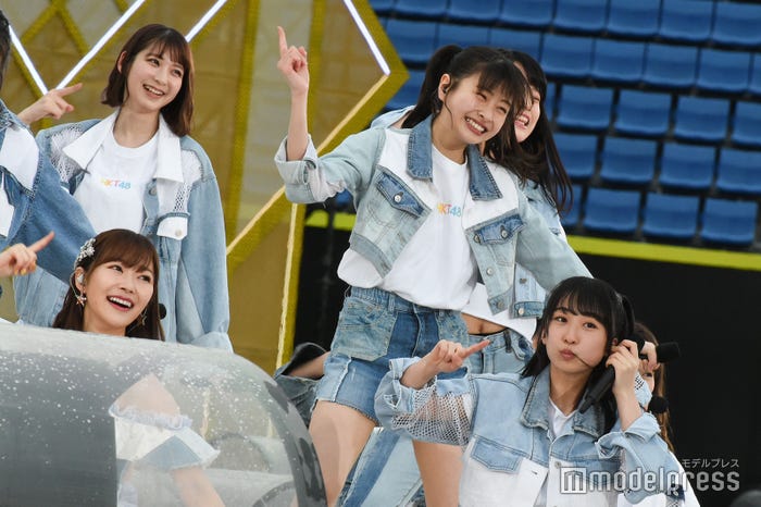 HKT48松岡はな「AKB48グループ春のLIVEフェスin横浜スタジアム」 (C)モデルプレス