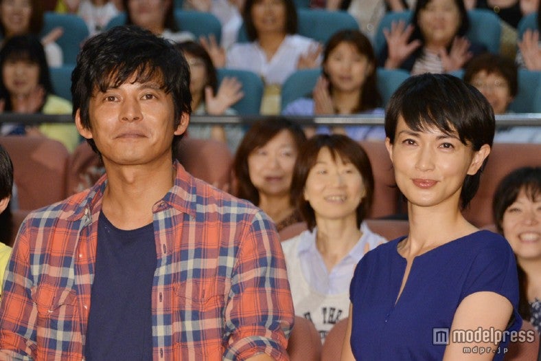 織田裕二（左）、長谷川京子（右）