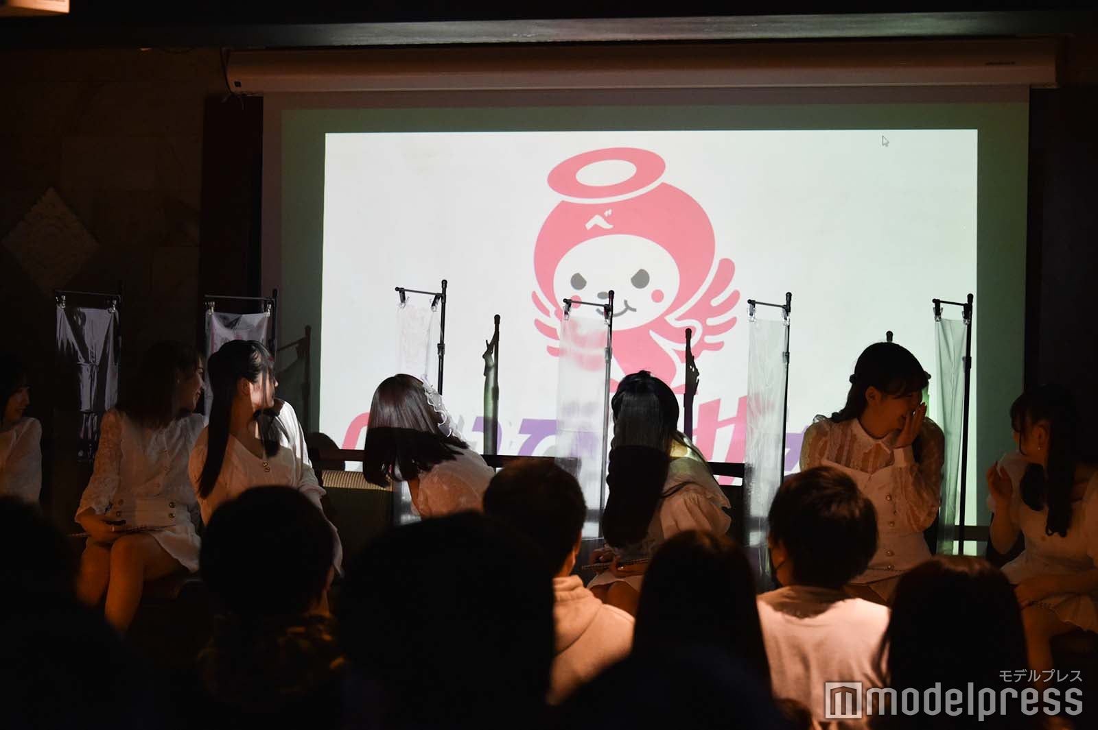 グループ名発表の様子 （C）モデルプレス