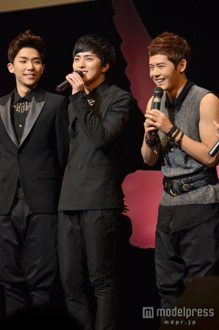 左から：ケビン、ヒチョル、ドンジュン