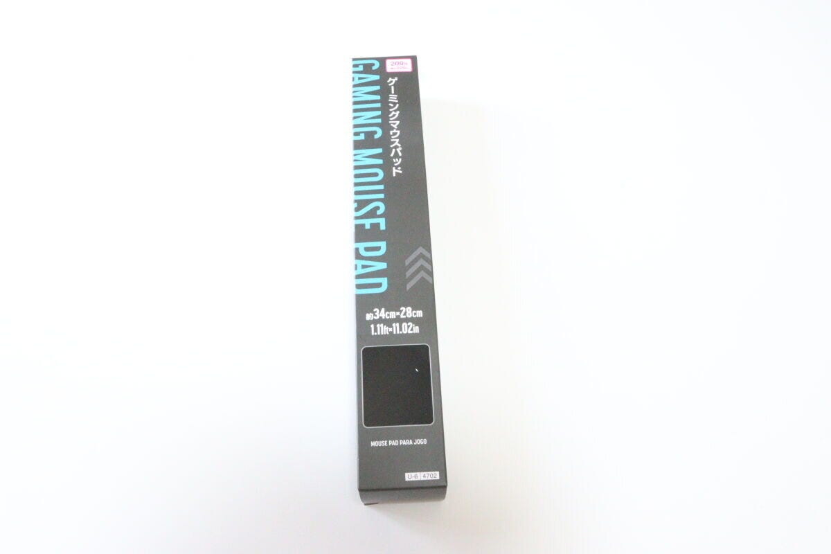 ダイソーのゲーミングマウスパッドのパッケージ