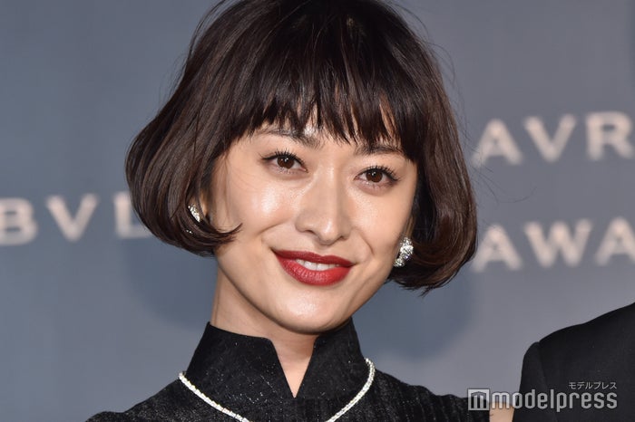 山田優 ショートヘアをさらにカット 美しい イケメン と反響 モデルプレス