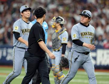 阪神・藤川監督 坂本急きょ出場「全員よくやってくれました」 畠の降板「でも、勇気があったと思いますね」
