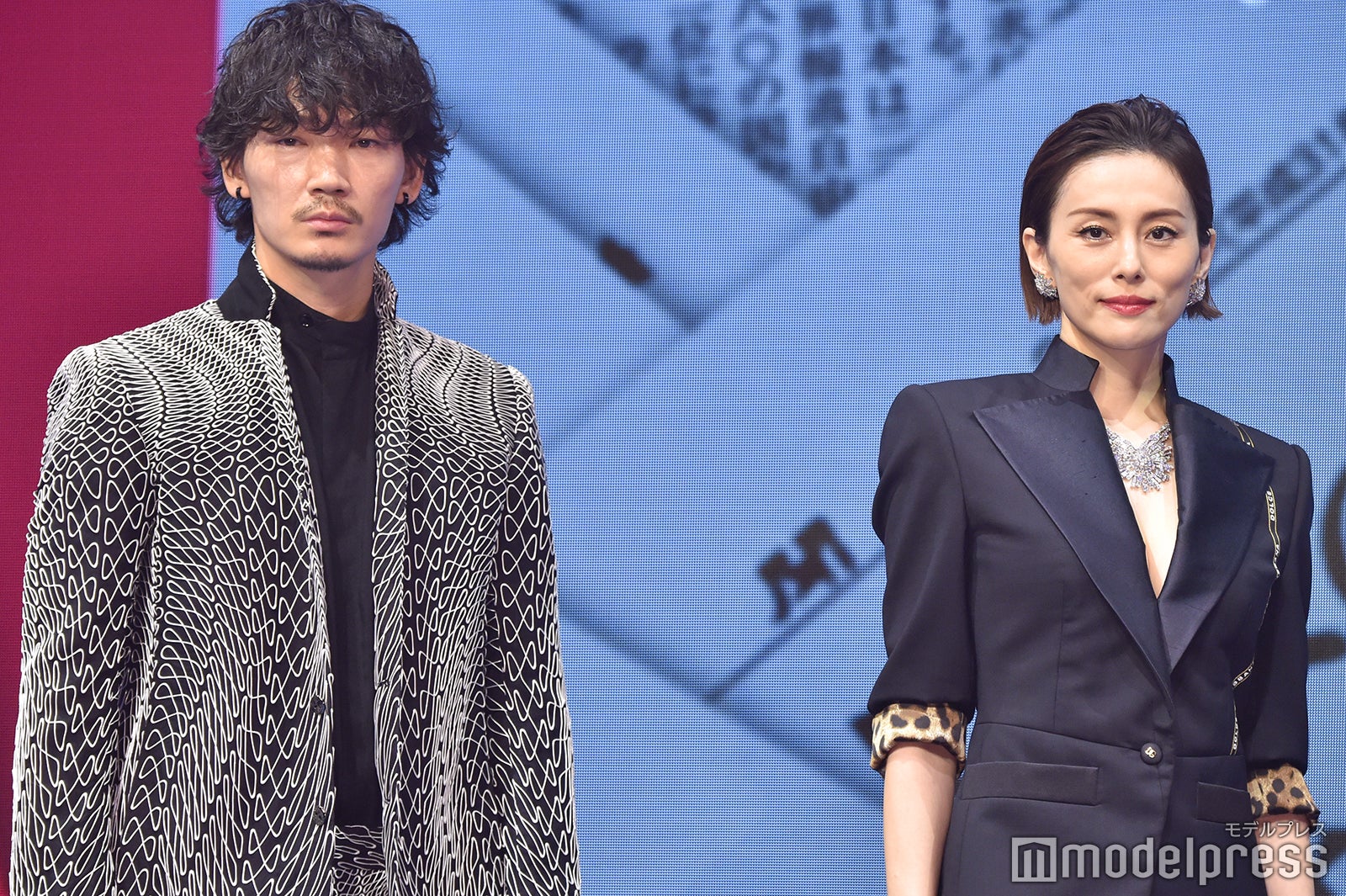 綾野剛、出演決意の理由は「米倉さんの瞳」初共演での印象も明かす＜新聞記者＞