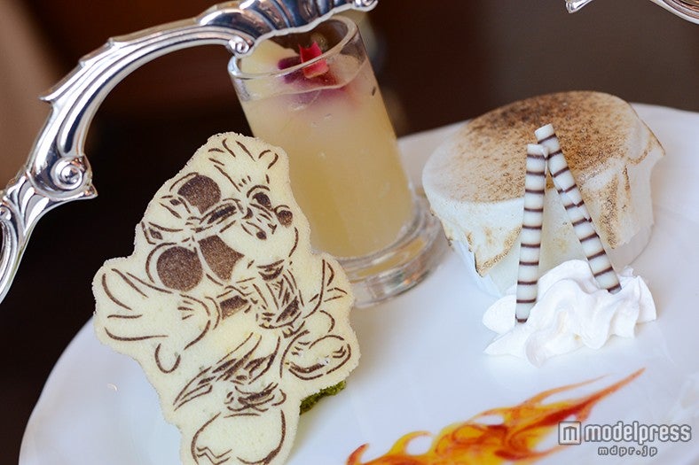 「“ディズニー夏祭り”アフタヌーンティーセット」