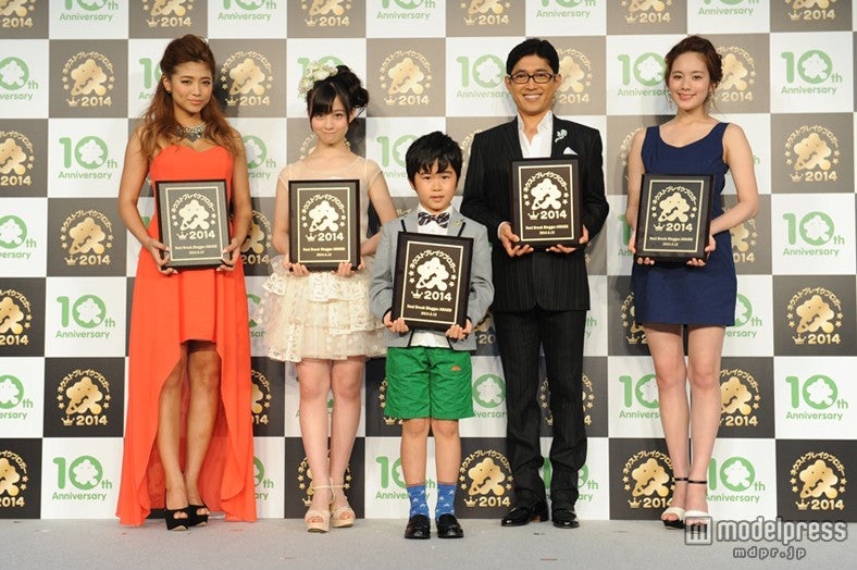 今井華、筧美和子らが華やか衣装で受賞　日頃チェックしている著名人を語る