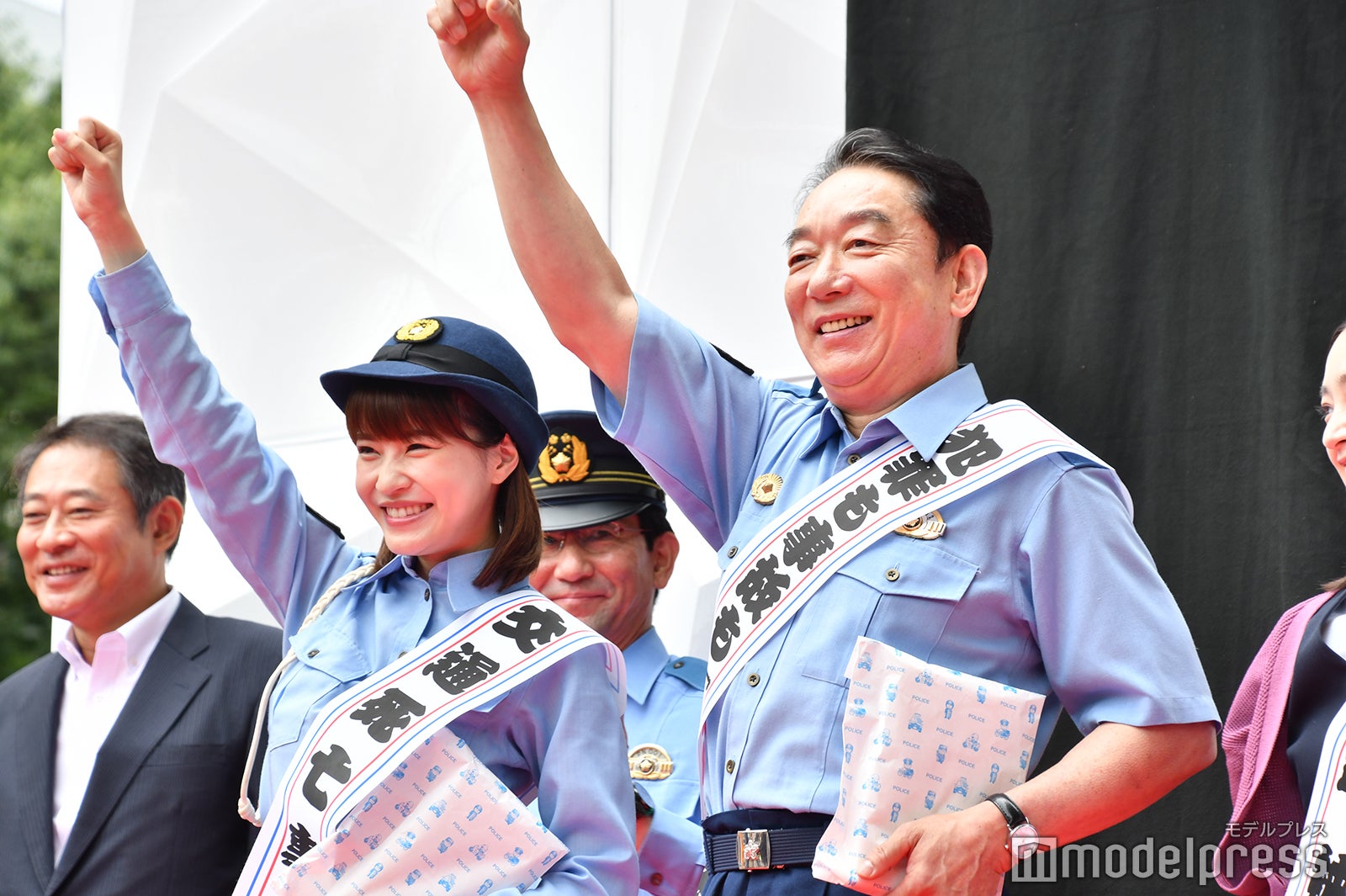 岸明日香、石丸謙二郎 （C）モデルプレス