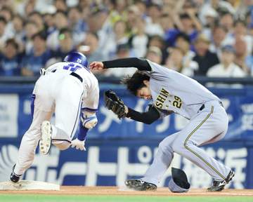 阪神・高橋遥人 気迫5回1失点 走者と激突転倒も再びマウンドへ 試合後「今も痛い」も軽症強調