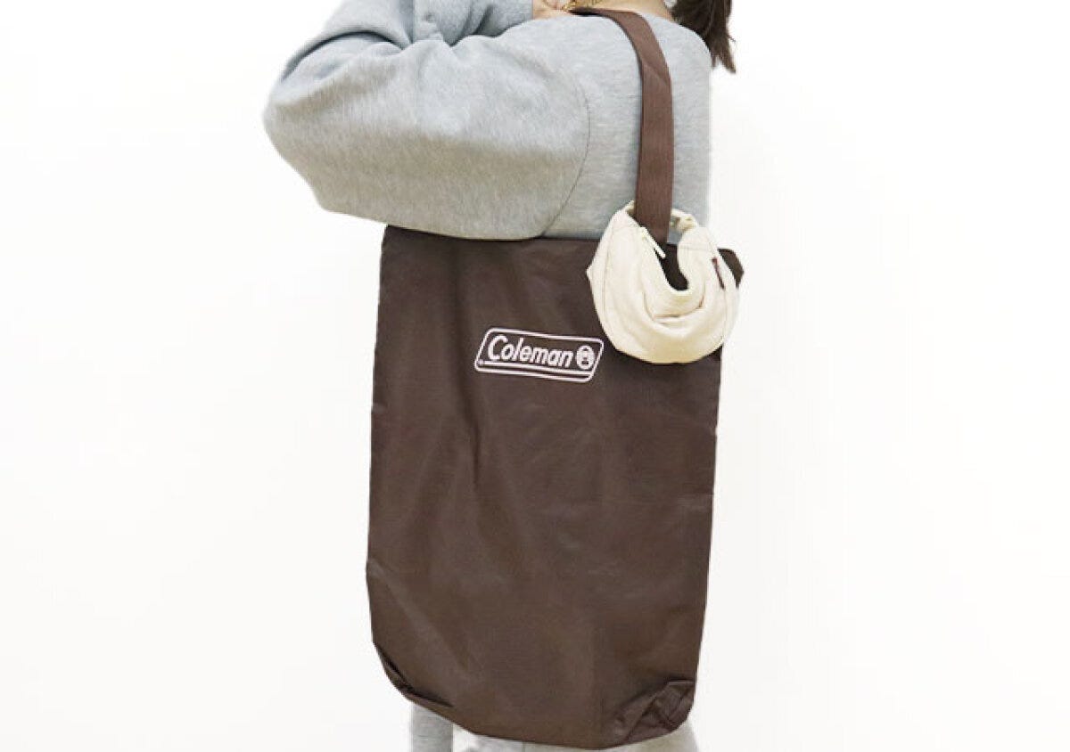 宝島社雑誌付録のsweet2026年2月号のコールマンのジップつきトートバッグ＆クロワッサン形ポーチチャーム7