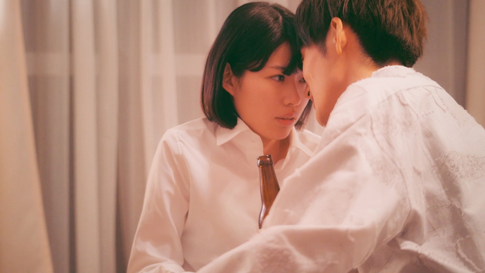 攻めたラブシーン話題のドラマ “匂いフェチ”女子が大胆提案「甘くて切ない」の声【ただの恋愛なんかできっこない】