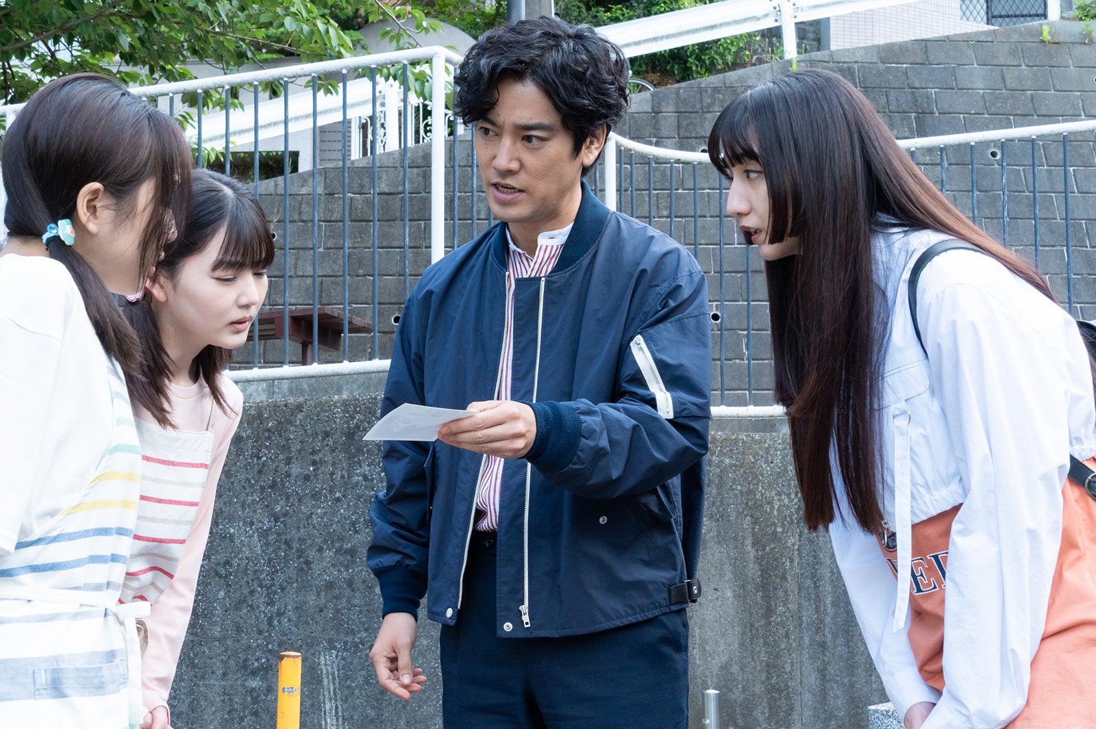 桐谷健太、長井短「ケイジとケンジ、時々ハンジ。」第7話より（C）テレビ朝日