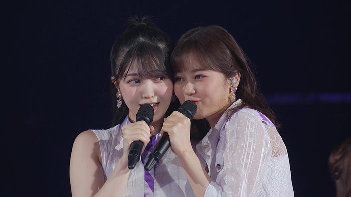 久保史緒里(左)「乃木坂46 新メンバーオーディション」CM (提供写真)