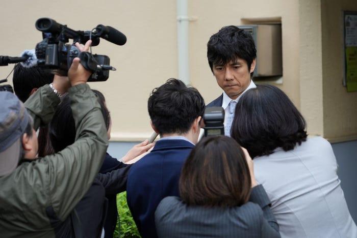 西島秀俊「真犯人フラグ」第1話より(C)日本テレビ