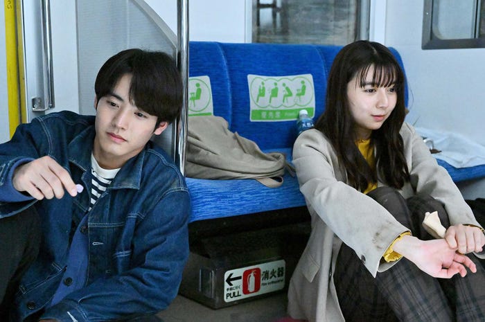 赤楚衛二、上白石萌歌「ペンディングトレイン―8時23分、明日 君と」(C)TBS