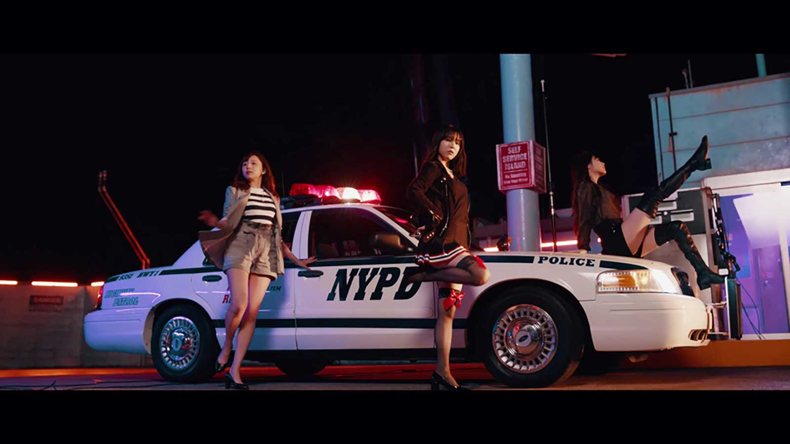 乃木坂46「ごめんねFingers crossed」MVより（提供写真）