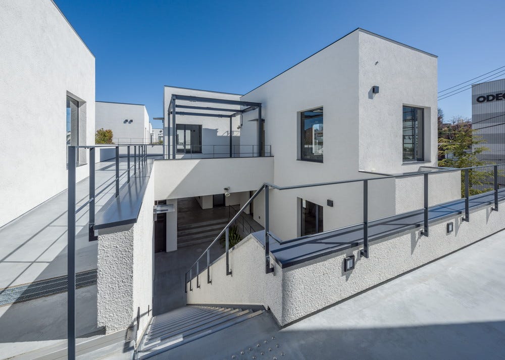 下北沢「リロード」カフェ・居酒屋・本屋・カレーなど個性的な全24棟の商業空間