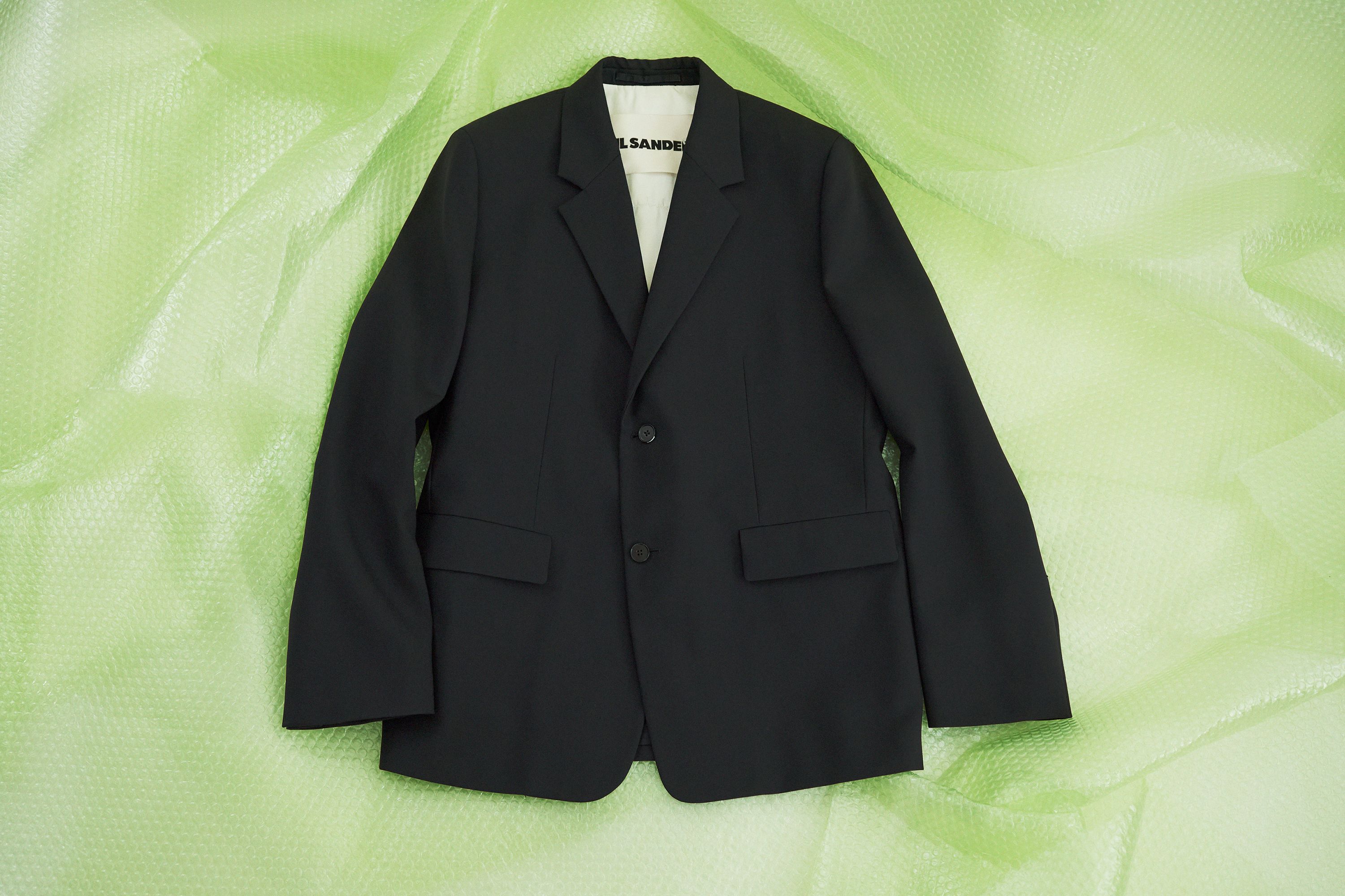 ミニマリズムをモダンに昇華するジルサンダー──2026年に揃えるファッションのニュースタンダード