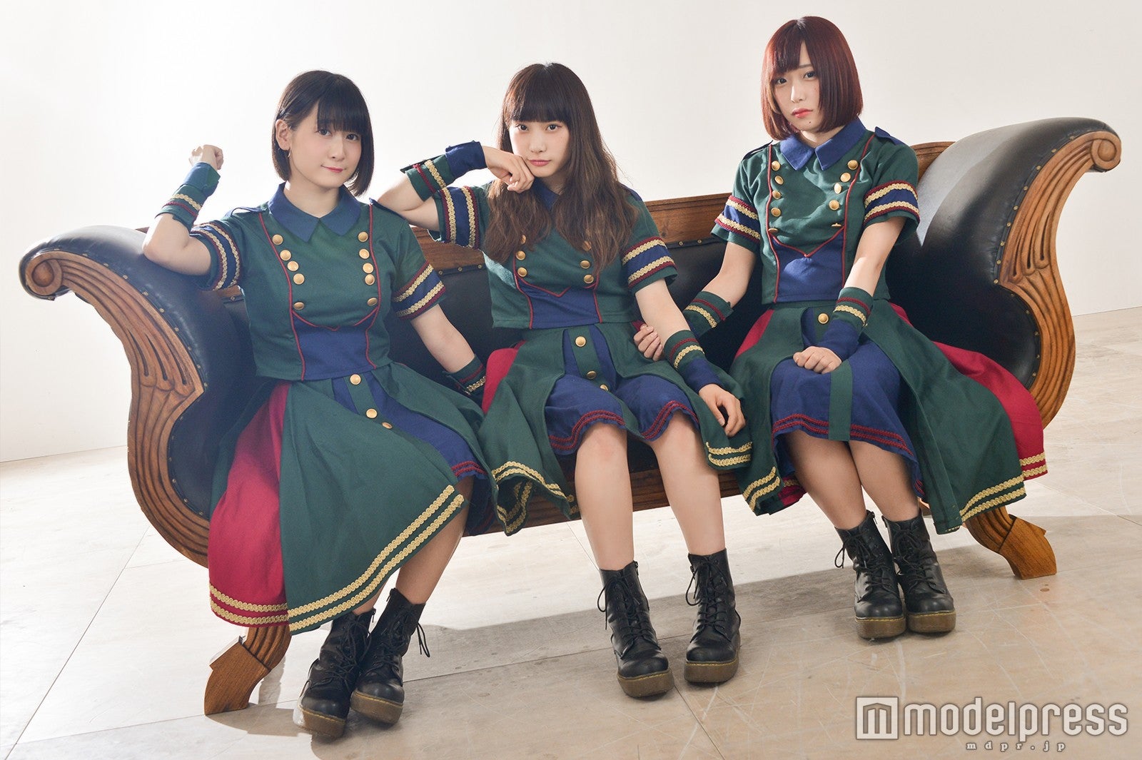 神崎のの、北野ももこ、榎本りょう（C）モデルプレス