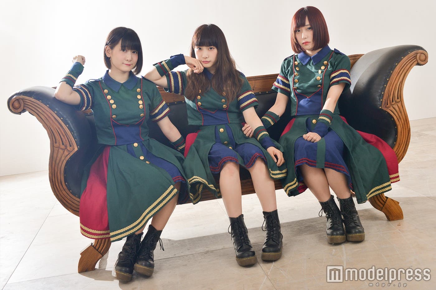 神崎のの、北野ももこ、榎本りょう(C)モデルプレス