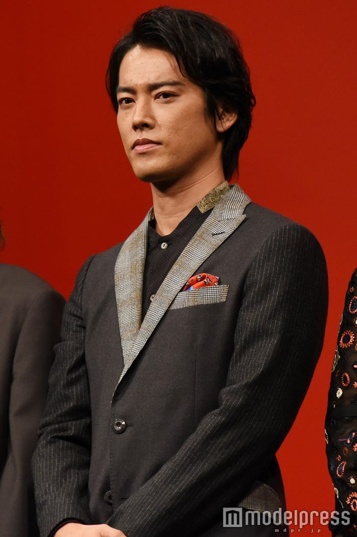 鈴木浩介は メガネ外すとめちゃくちゃ男前 桐谷健太が絶賛 モデルプレス 鈴木浩介は メガネ外すとめちゃくちゃ男前 桐谷健太が絶賛 モデルプレス
