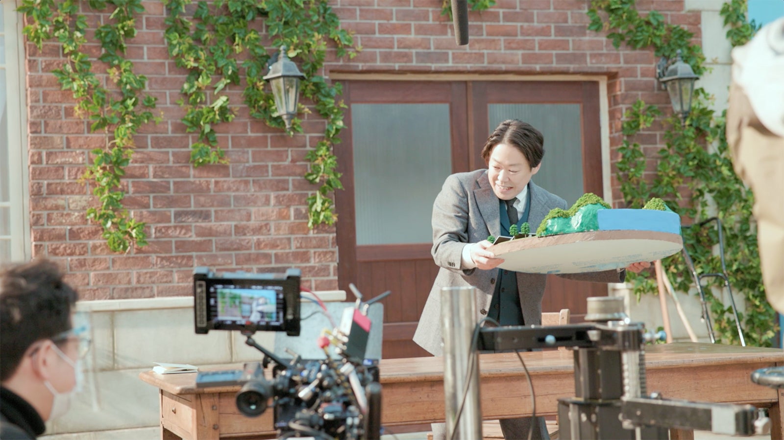 阿部サダヲ／新CM『すすめ、ゼロカーボン！』篇メイキングより （提供写真）