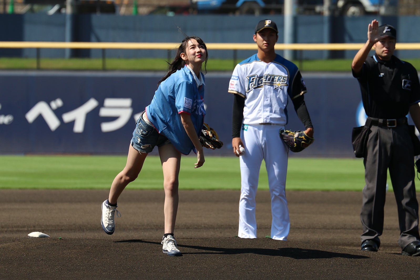 黒木麗奈（左）（提供写真）