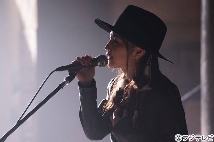 新山詩織/『ラヴソング』より(C)フジテレビ