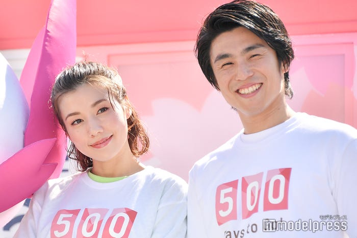 仲里依紗、中尾明慶(C)モデルプレス