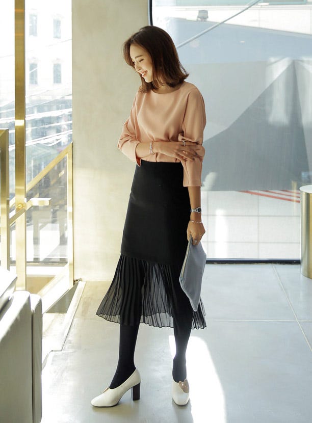 スクエアーネックゆったりブラウス・全3色「DHOLIC」4,503円(税込)/画像提供:DHOLIC