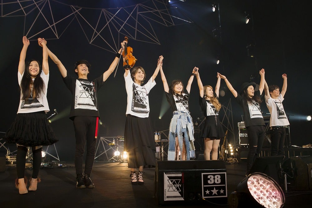 『山本彩 LIVE TOUR 2017～identity～』（提供写真）