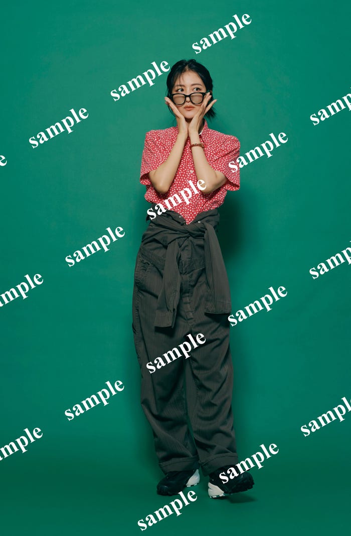 土生瑞穂/三省堂書店限定特典ポストカード/撮影:三瓶康友