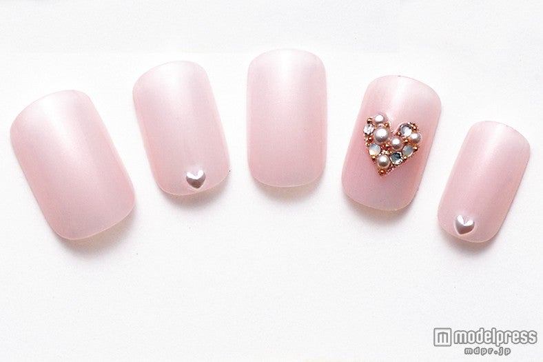 シンプルなデザインが男心にグッとくる（画像提供：「Ray」4月号、主婦の友社）