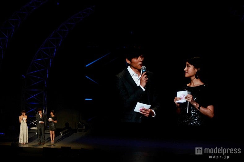 MCをつとめたギュリ（右）