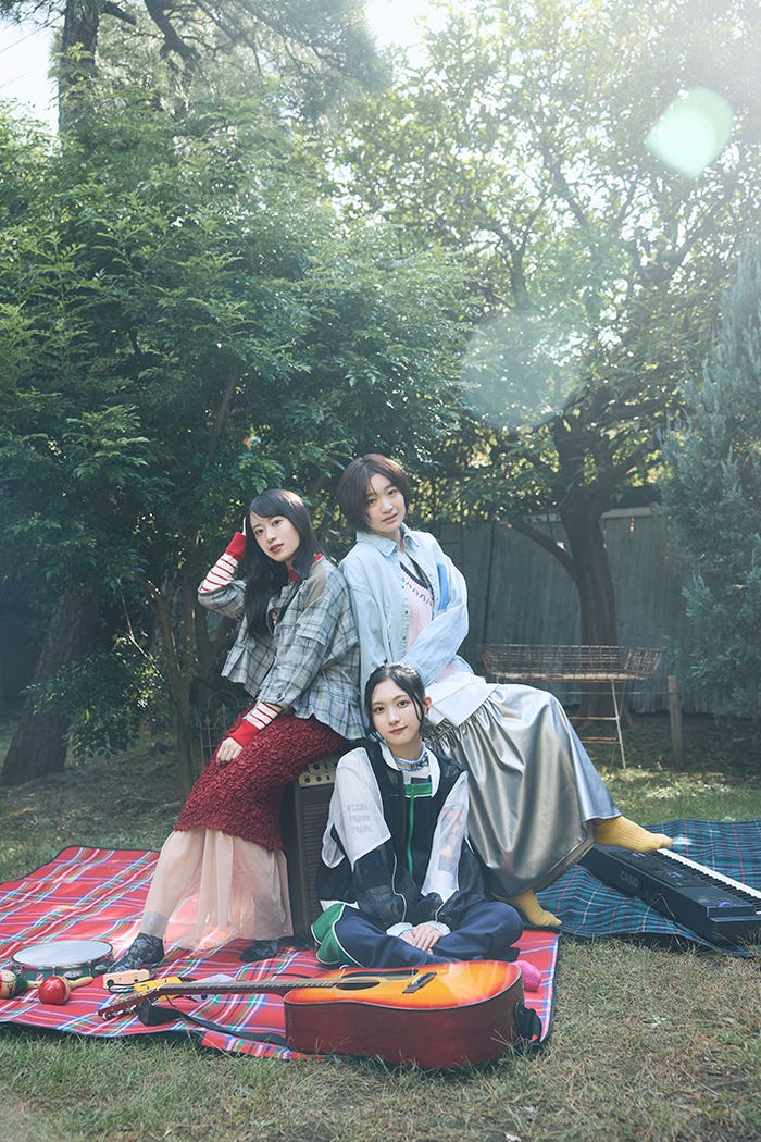 村井優、谷口愛季、小島凪「B.L.T.2024年12月号」(C)東京ニュース通信社刊 /撮影:森山将人